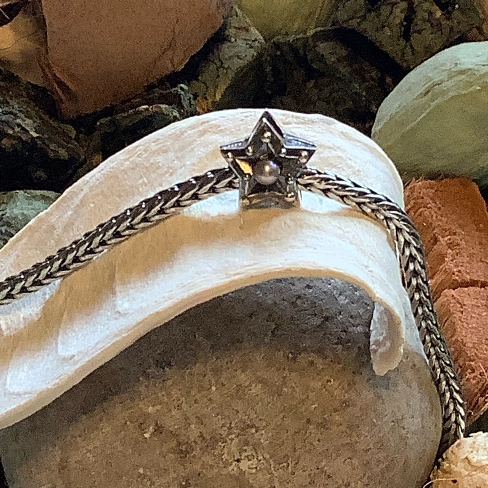 Retired Trollbeads “Star of Focus” LE
